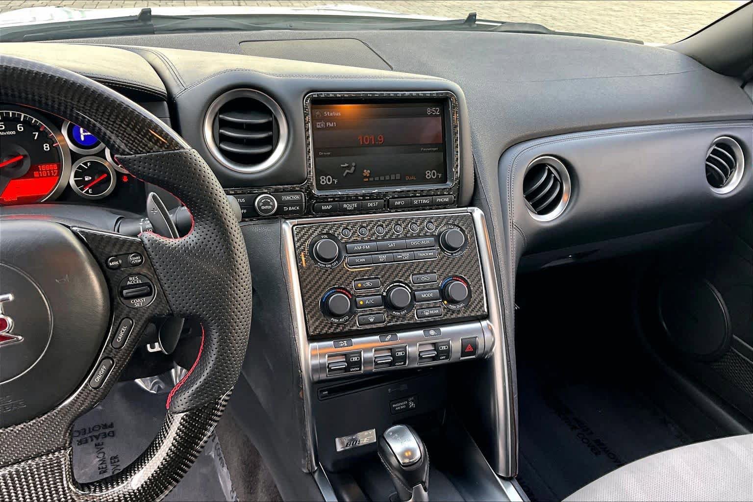Used 2010 Nissan GT-R Premium image 6