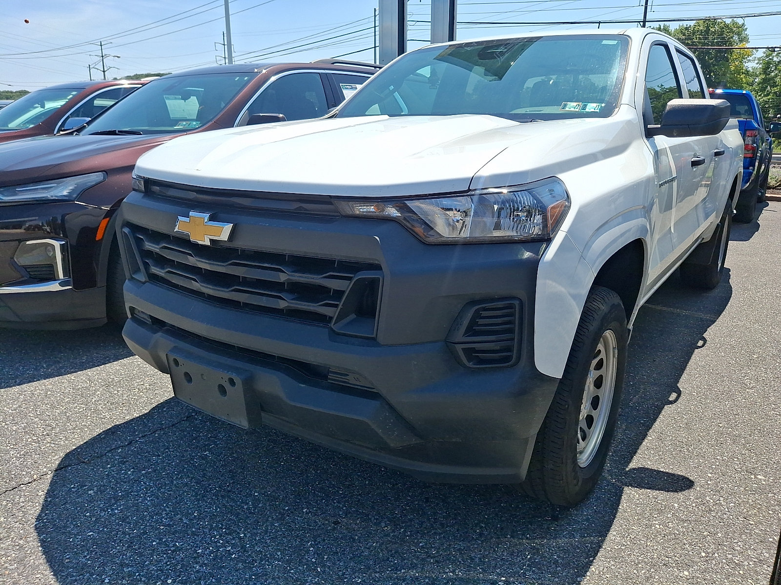 Used 2024 Chevrolet Colorado W/T w/ WT Convenience Package II AWD/4WD image 3
