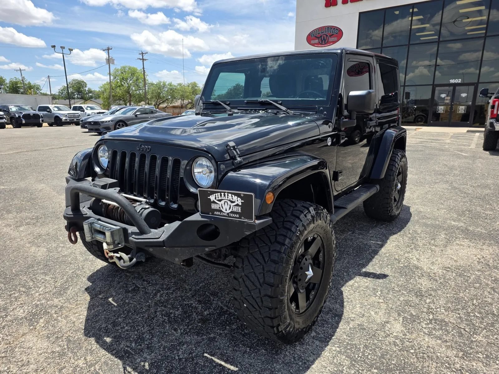 Used 2015 Jeep Wrangler Sahara AWD/4WD image 3