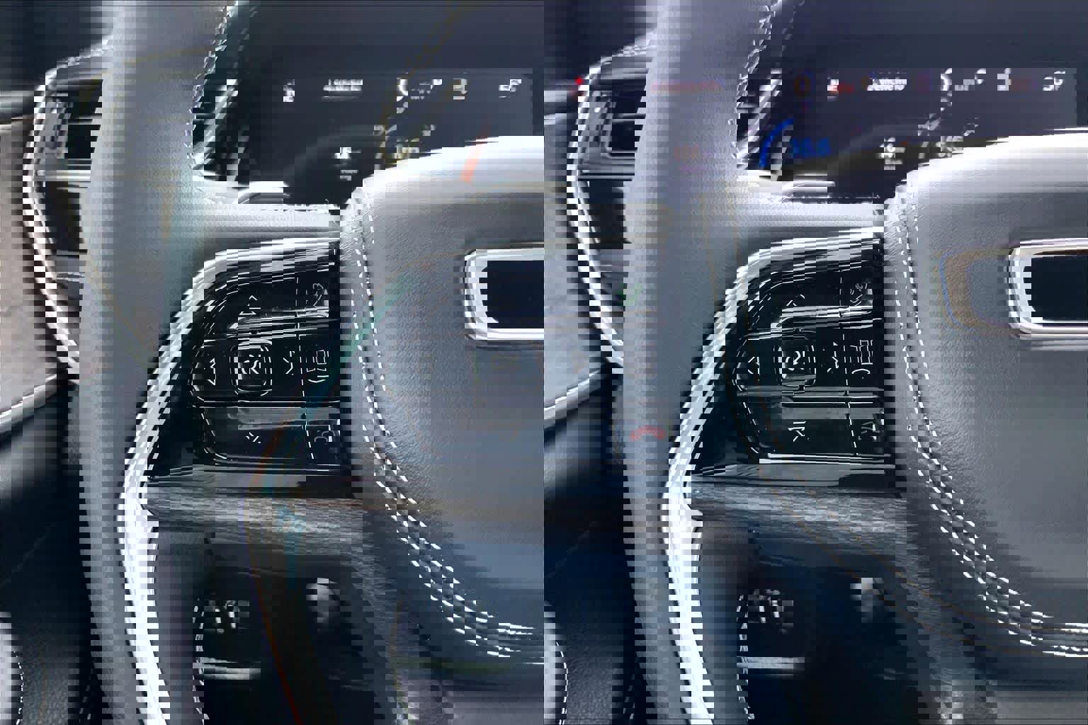 Used 2024 Jeep Grand Cherokee L Overland w/ Trailer Tow Package image 23