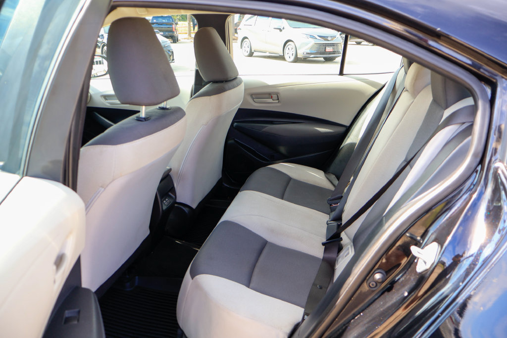 Used 2026 Toyota Corolla LE FWD image 11
