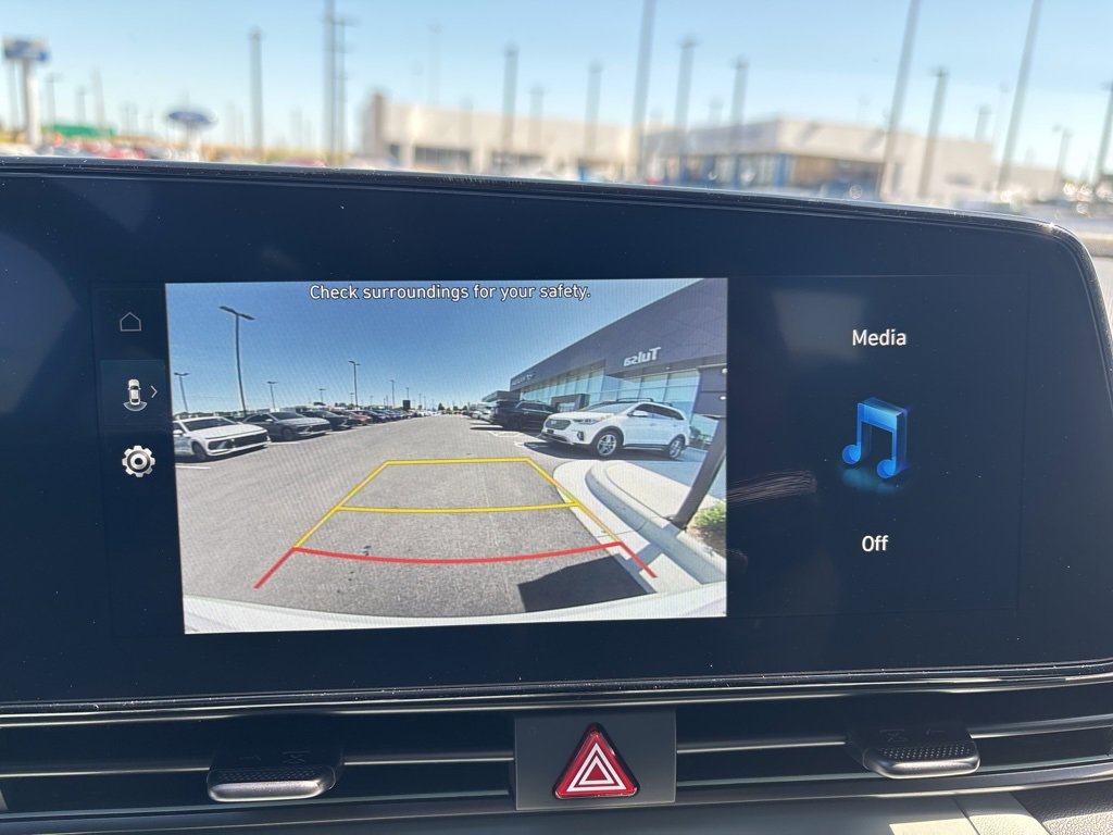 New 2025 Hyundai Elantra Limited image 20