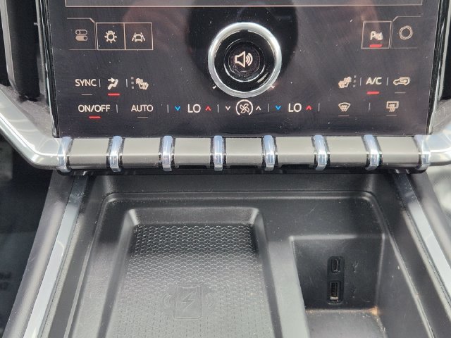 Used 2026 GMC Acadia Elevation w/ Elevation Premium Package FWD image 20