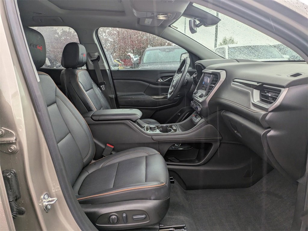 Used 2022 GMC Acadia AT4 w/ Technology Package image 27