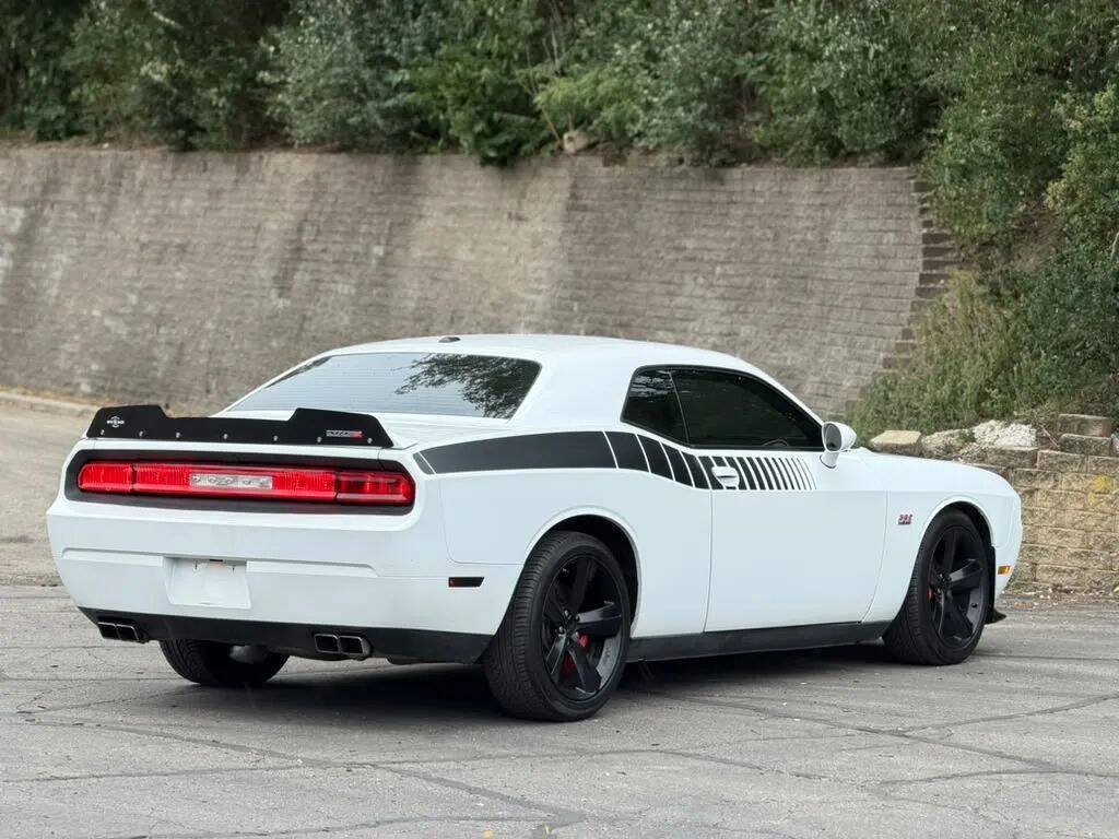 Used 2012 Dodge Challenger SRT8 RWD image 7