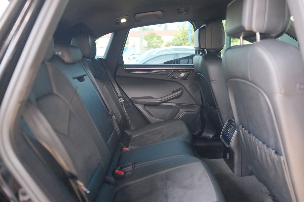 Used 2019 Porsche Macan image 30