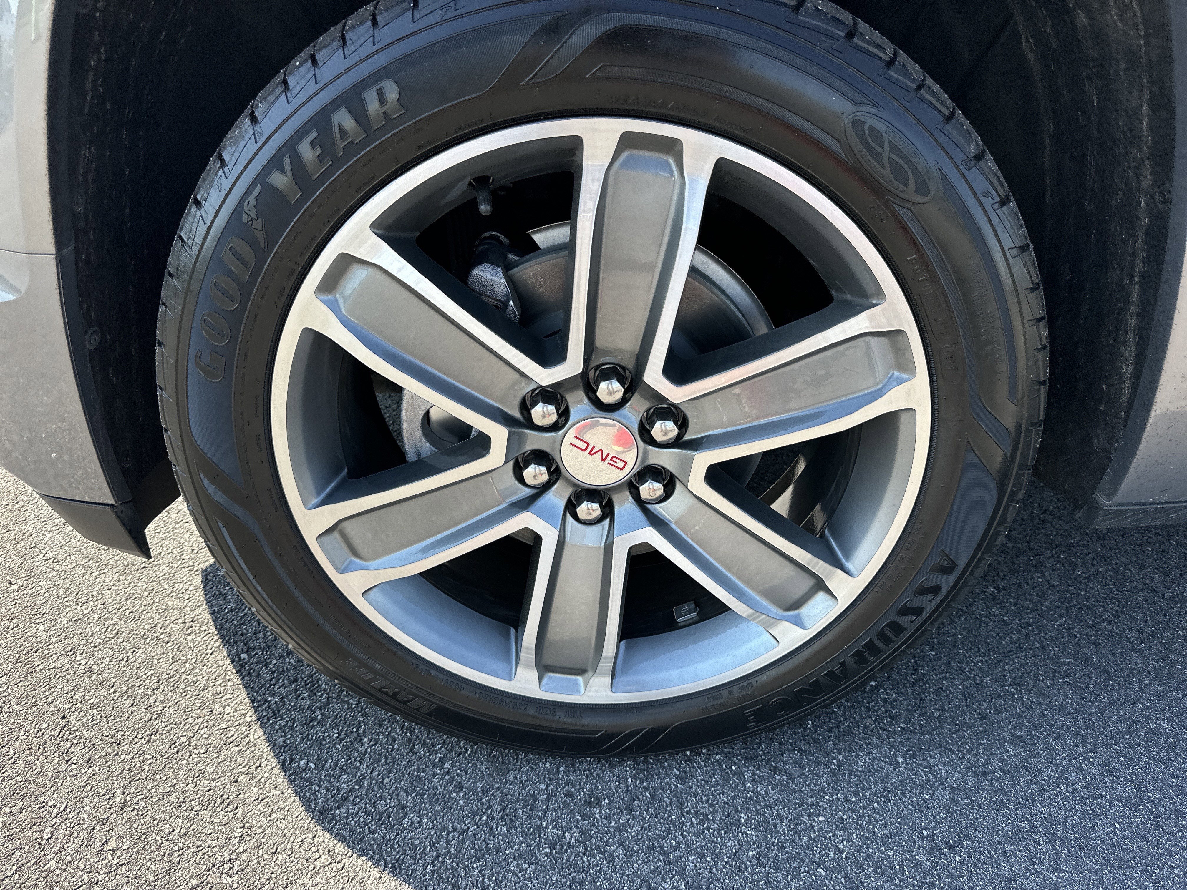 Certified 2019 GMC Acadia Denali w/ Technology Package image 12