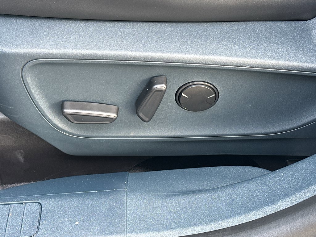 New 2025 Ford Maverick Lobo image 27