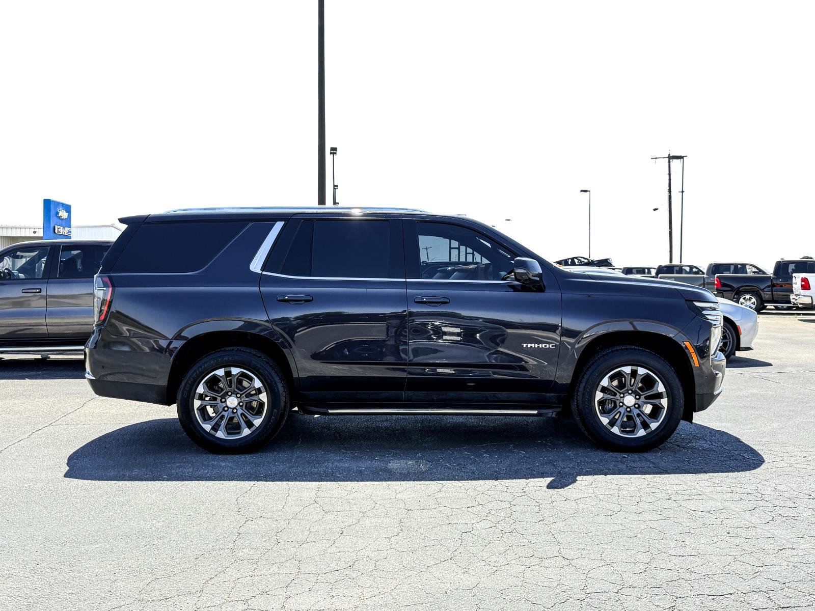 Used 2025 Chevrolet Tahoe LT w/ Comfort Package AWD/4WD image 7