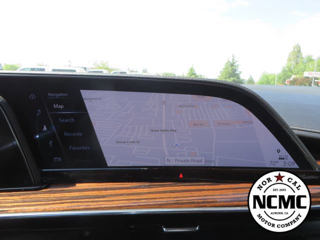Used 2023 Cadillac Escalade Premium Luxury AWD/4WD image 27