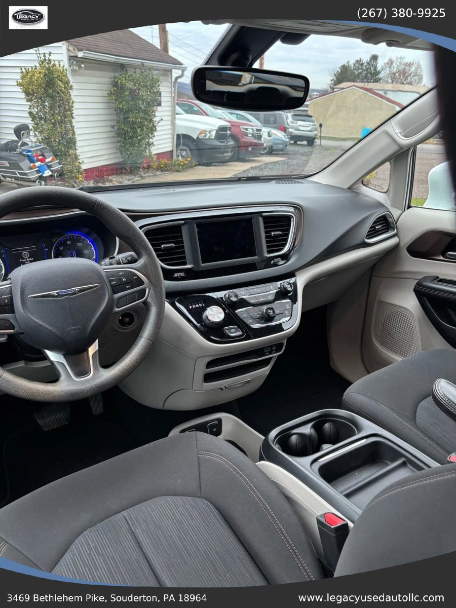 Used 2018 Chrysler Pacifica Touring Plus w/ Tire & Wheel Group image 36