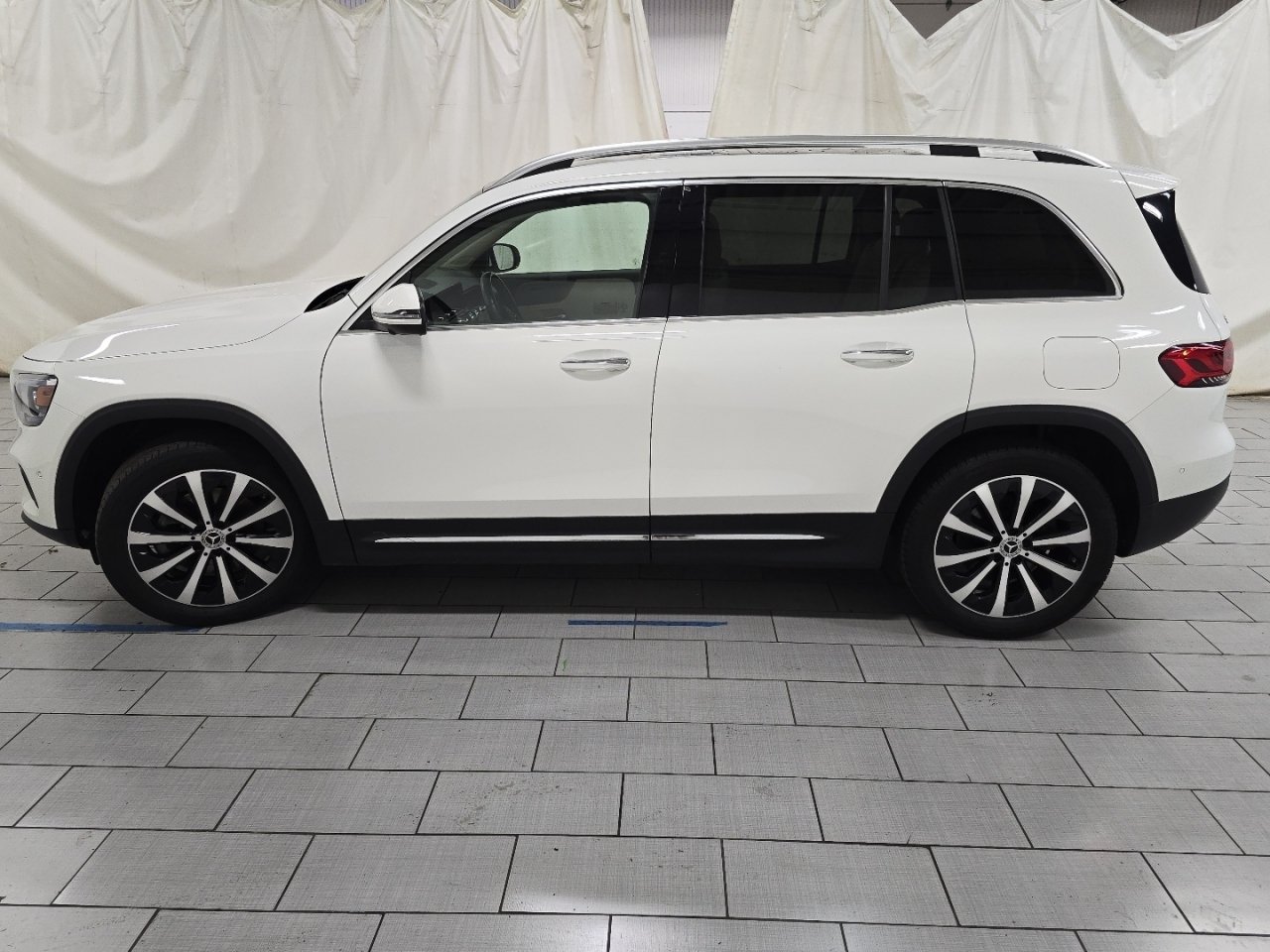 Used 2022 Mercedes-Benz GLB 250 4MATIC image 14