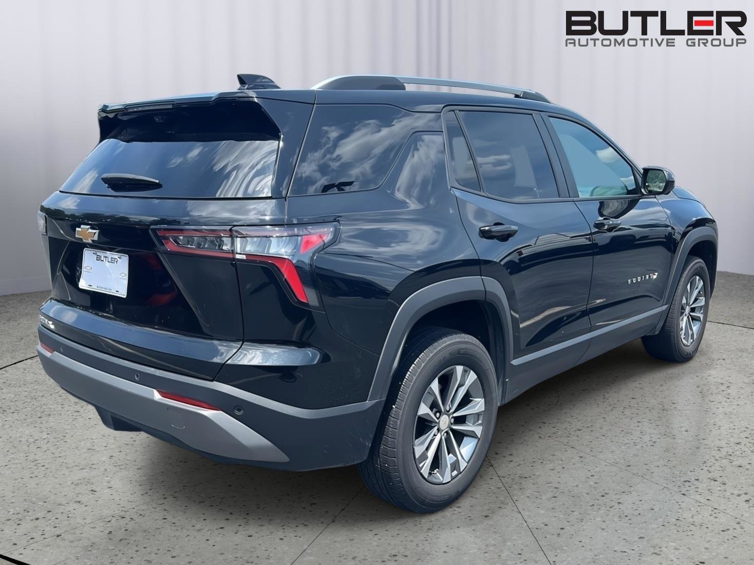 Used 2025 Chevrolet Equinox LT w/ Convenience Package II FWD image 5