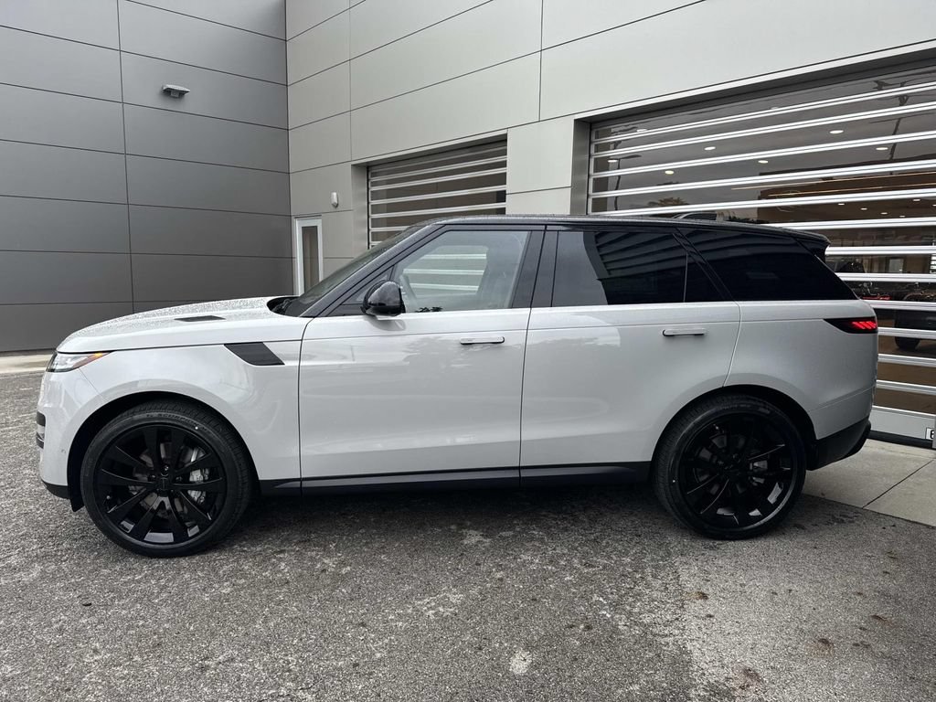 New 2026 Land Rover Range Rover Sport SE AWD/4WD image 4