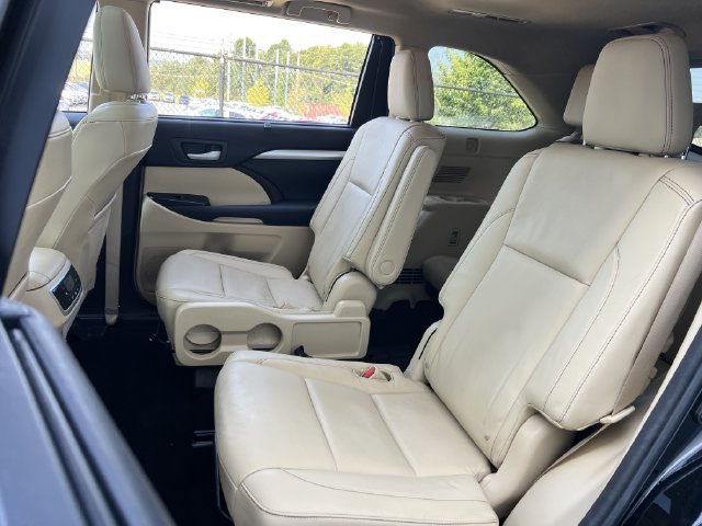 Used 2014 Toyota Highlander XLE FWD image 15
