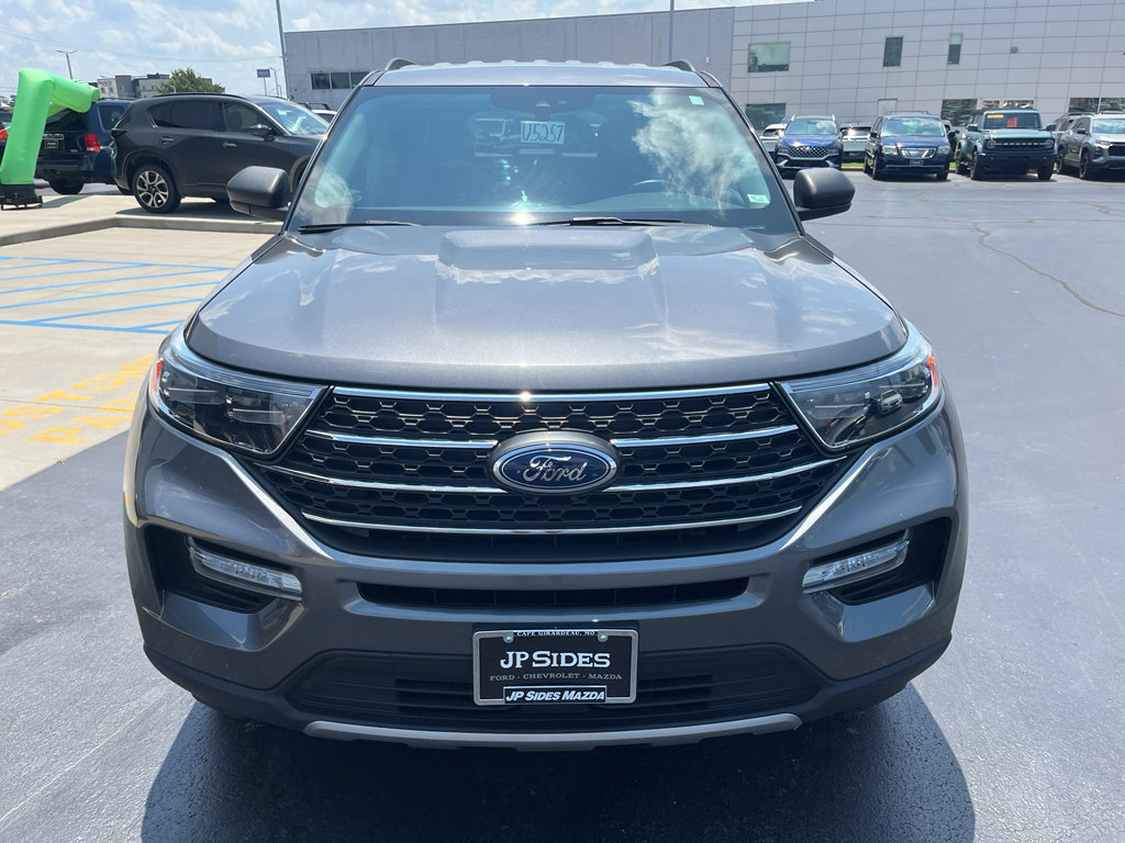 Used 2022 Ford Explorer XLT w/ Equipment Group 202A AWD/4WD image 4