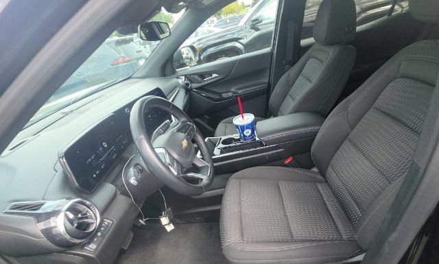 Used 2025 Chevrolet Equinox LT AWD/4WD image 3