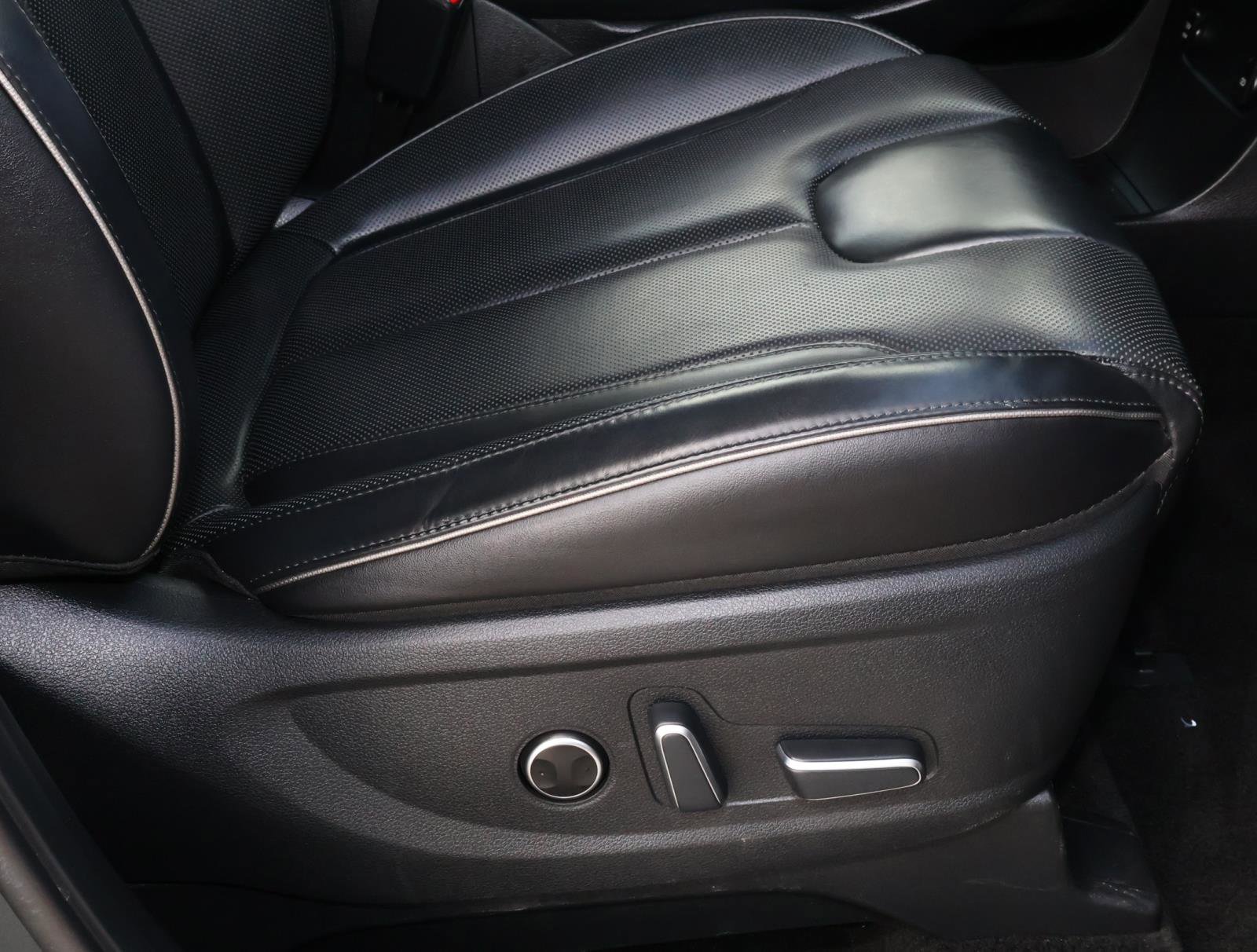 Used 2024 Hyundai Palisade Calligraphy image 18