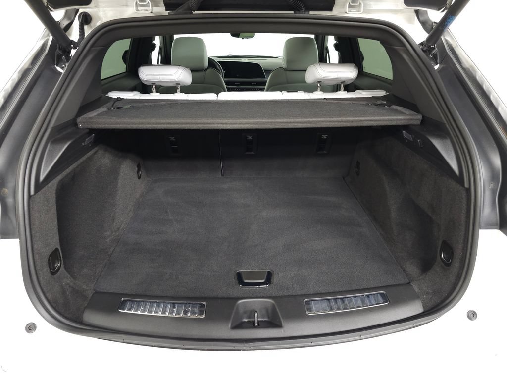 Used 2025 Cadillac XT4 Sport FWD image 8