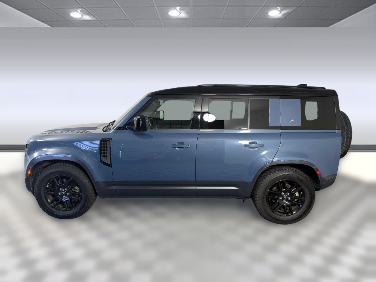 Used 2020 Land Rover Defender 110 S AWD/4WD image 2