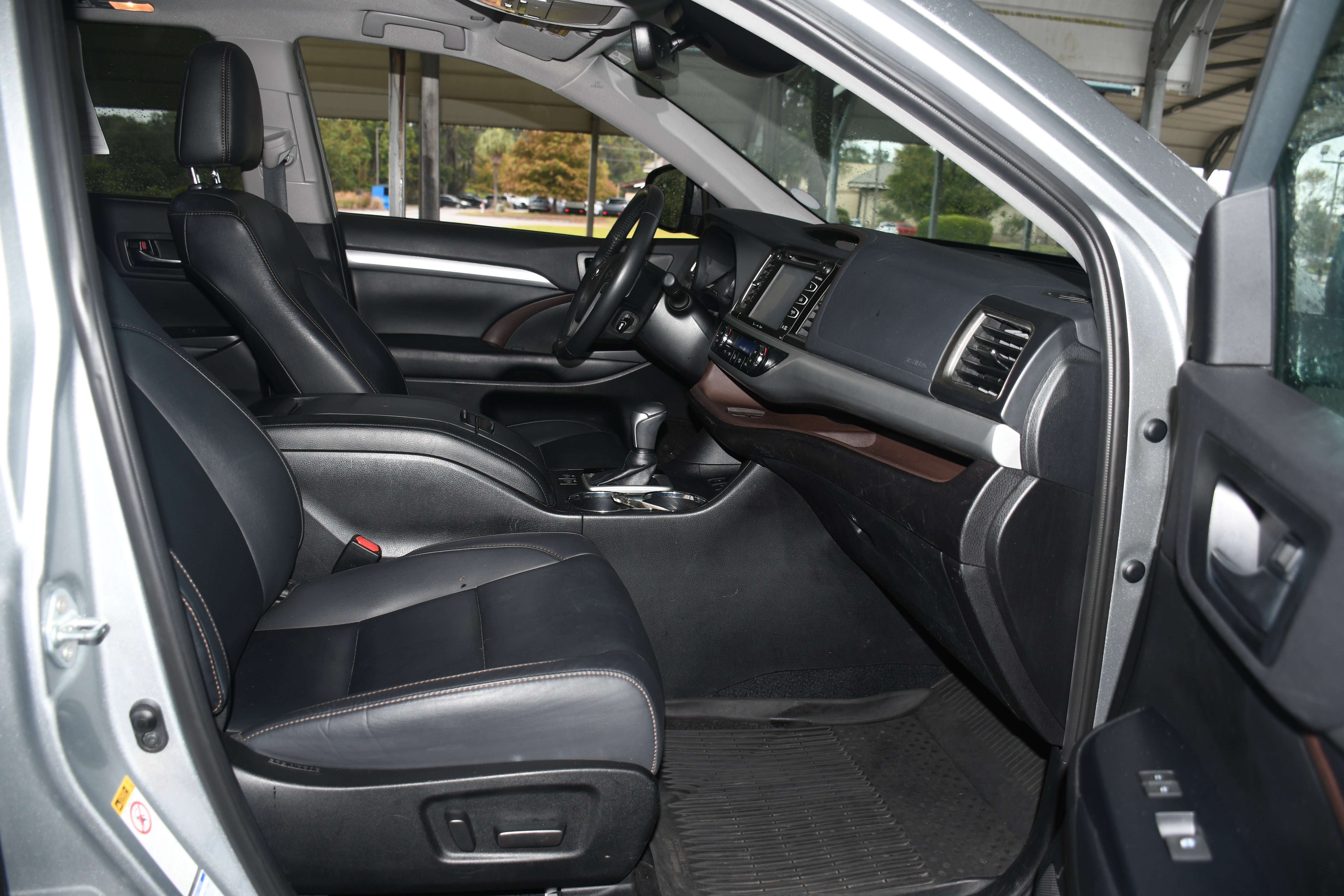 Used 2019 Toyota Highlander XLE image 21