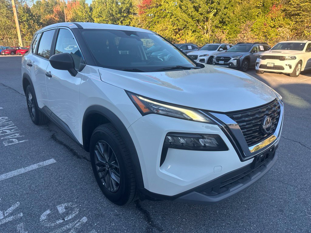 Used 2023 Nissan Rogue S FWD image 3