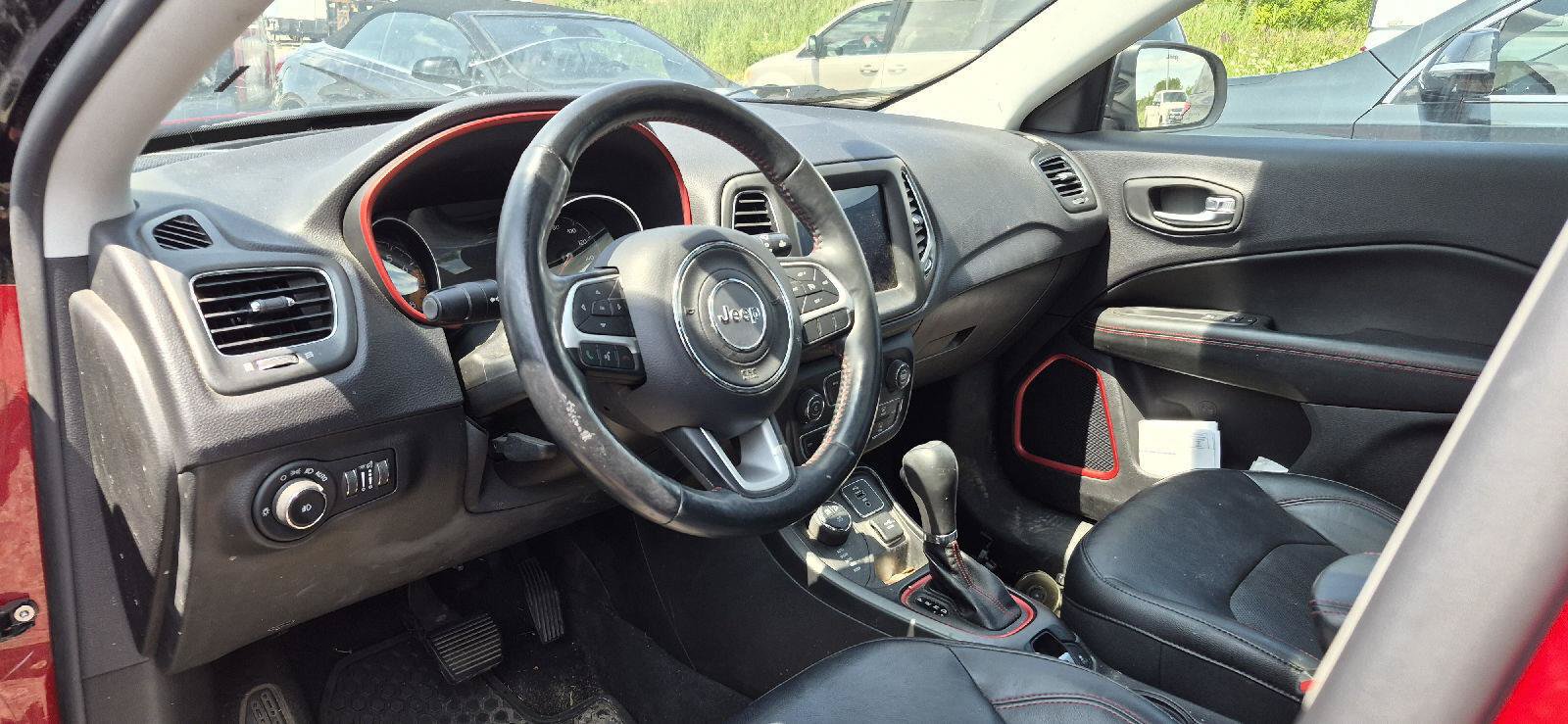 Used 2017 Jeep Compass Trailhawk w/ Leather Interior Group AWD/4WD image 9