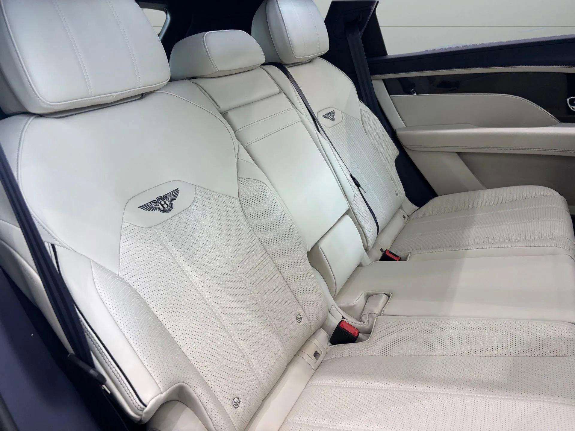 Used 2024 Bentley Bentayga Extended Wheelbase image 49
