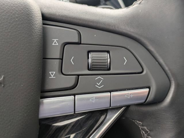 Used 2025 Cadillac XT6 Premium Luxury image 17