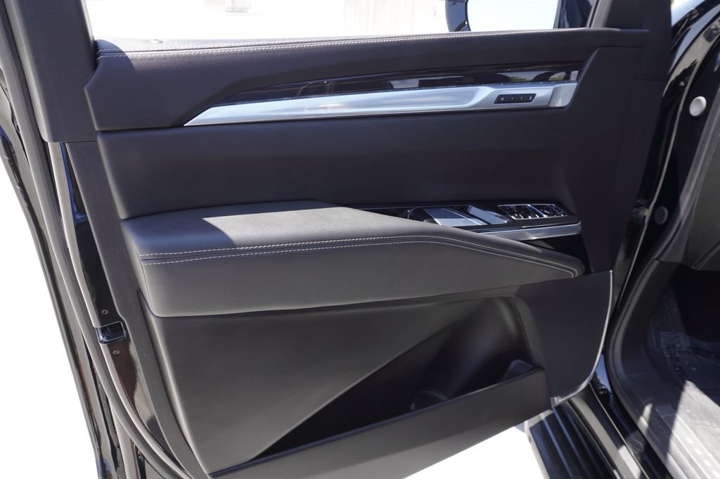 Certified 2025 Cadillac Escalade Premium Luxury AWD/4WD image 16