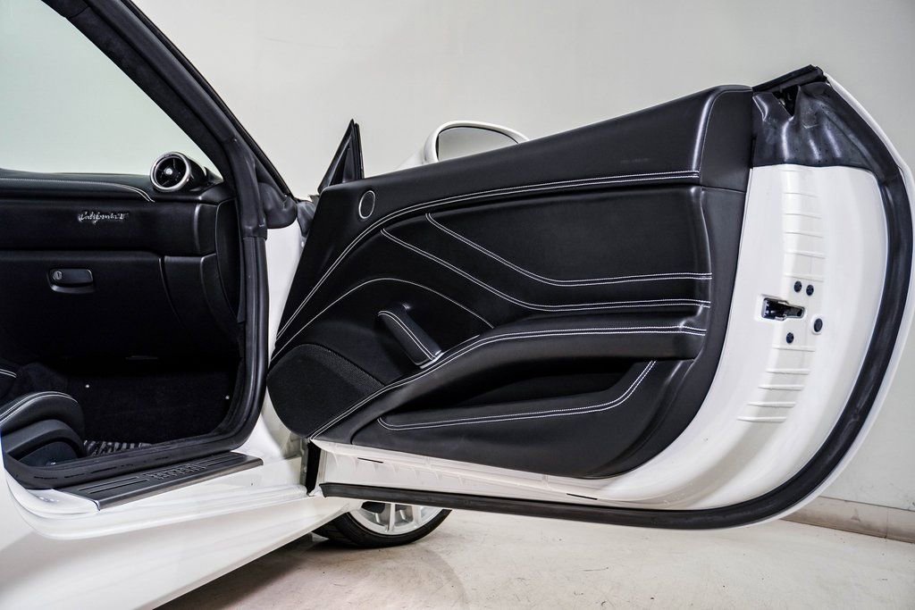 Used 2015 Ferrari California T image 20