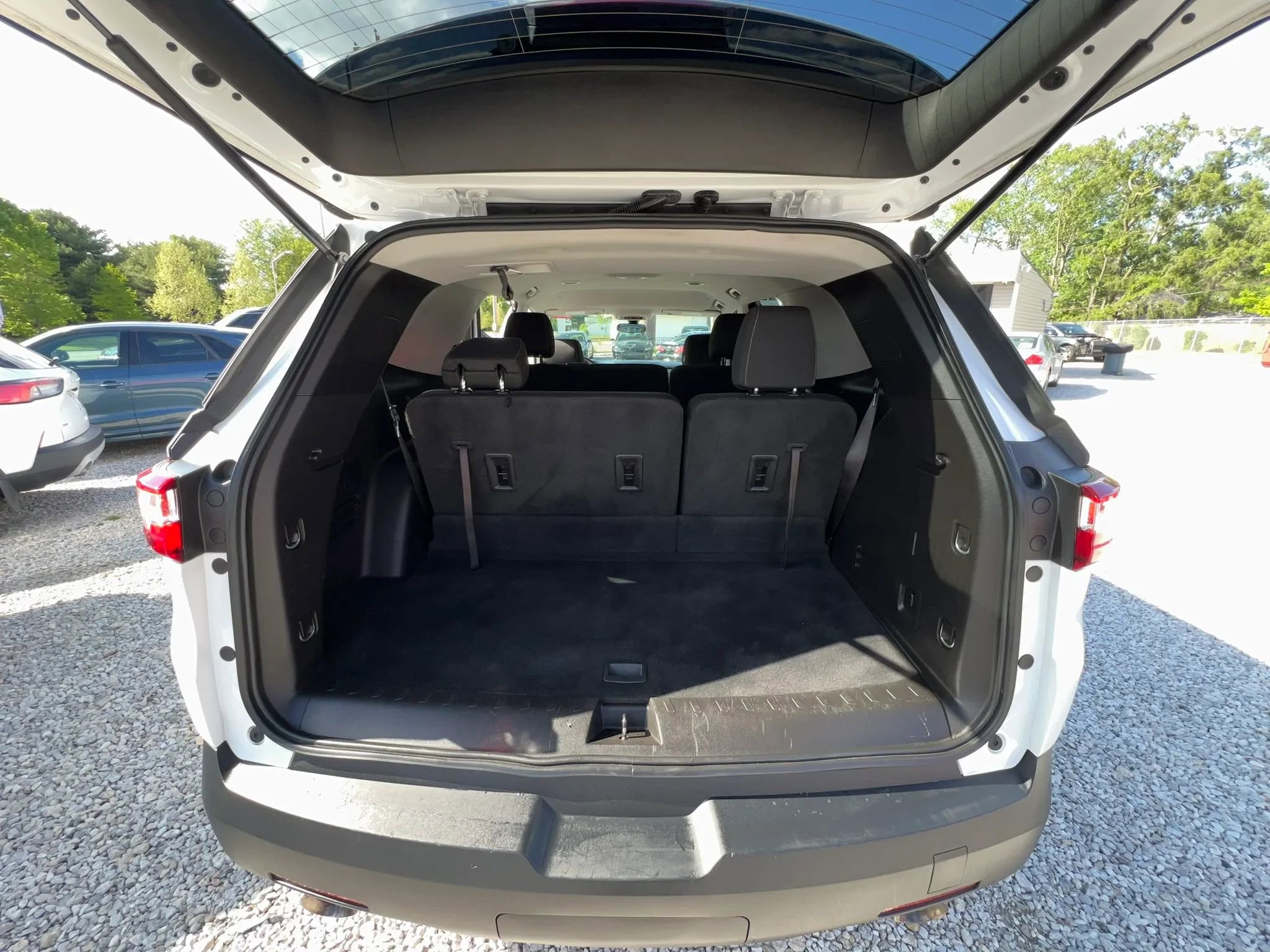 Used 2019 Chevrolet Traverse LS AWD/4WD image 16