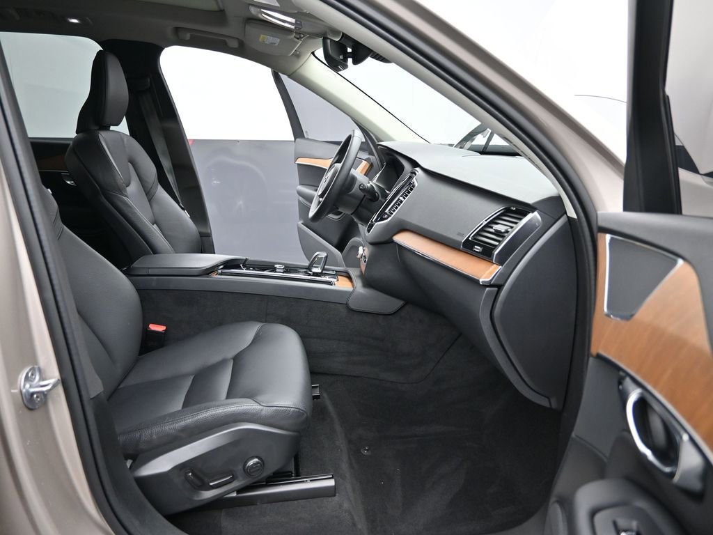 Certified 2024 Volvo XC90 B5 Plus image 15