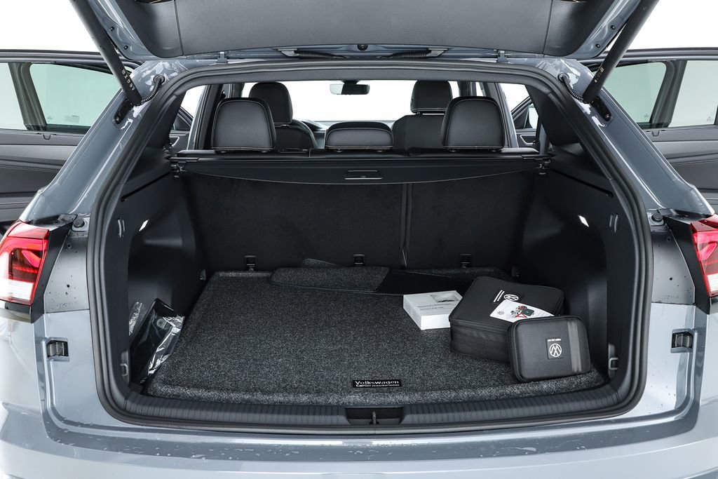 New 2026 Volkswagen Atlas Cross Sport SEL R-Line image 68