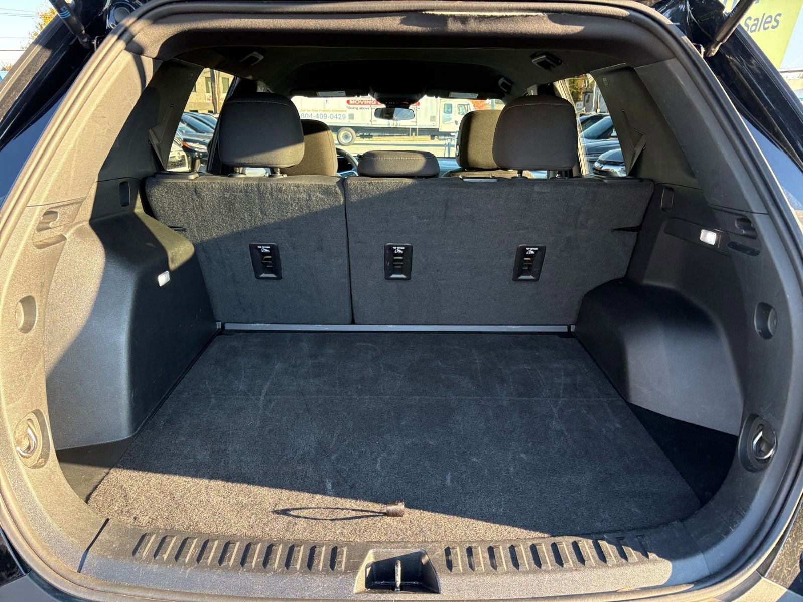 Used 2025 Chevrolet Equinox LT image 30