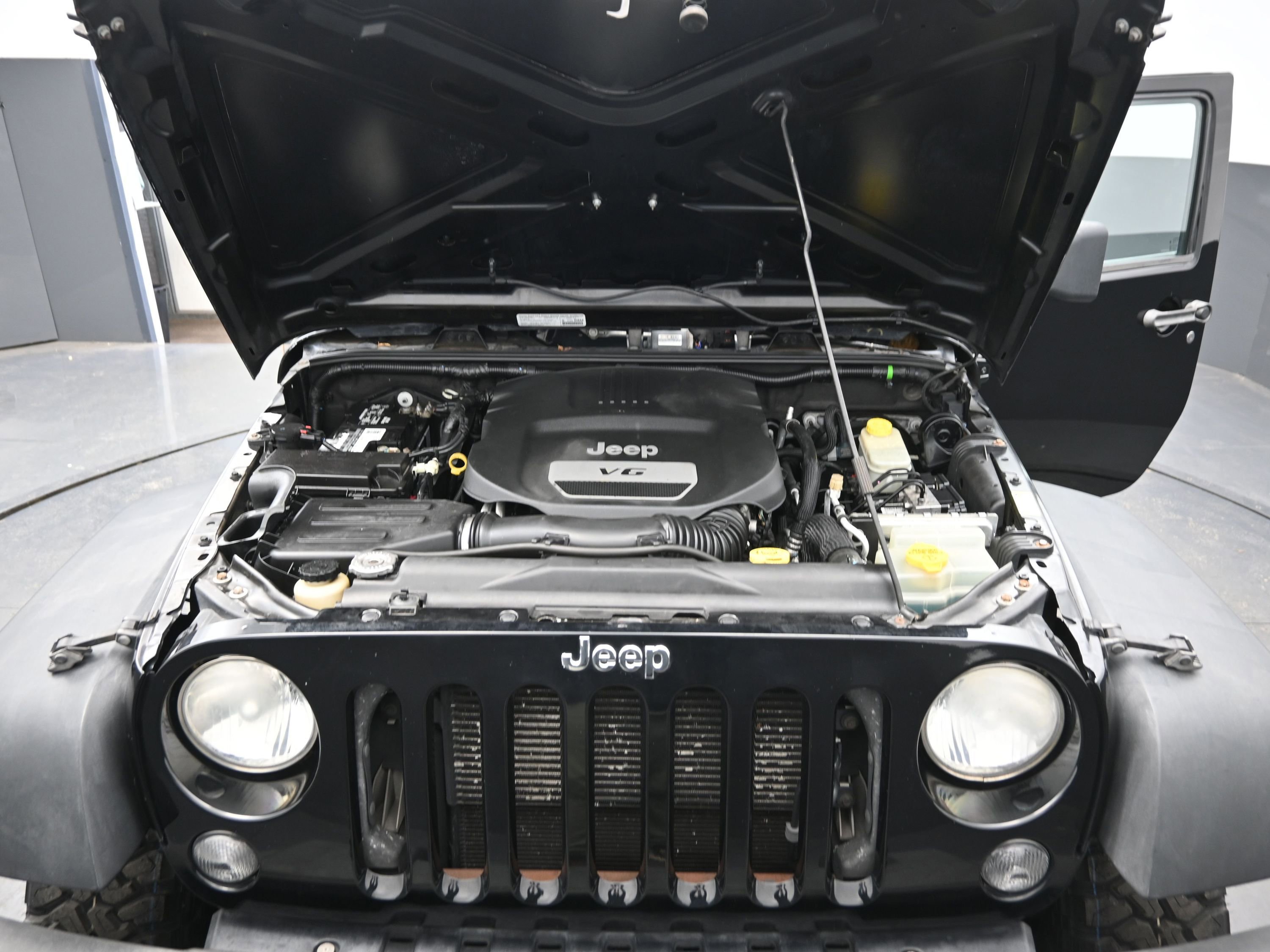 Used 2014 Jeep Wrangler Sport image 16