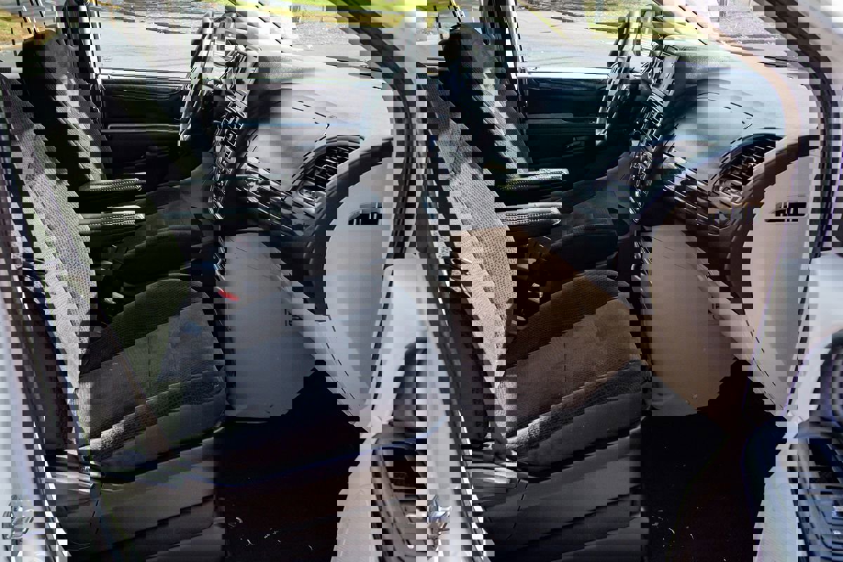 Used 2019 Dodge Grand Caravan SE w/ UConnect Hands-Free Group image 22