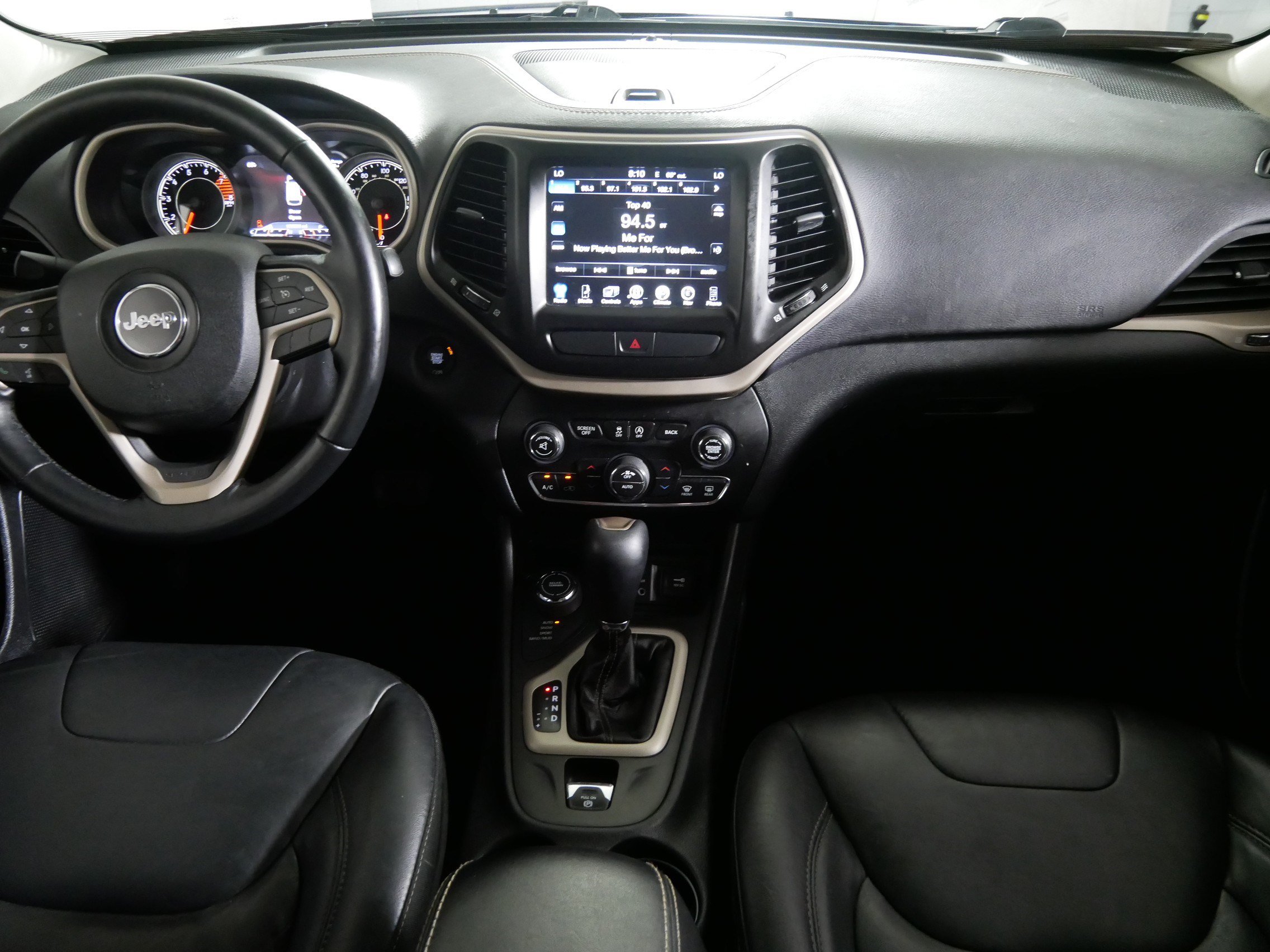 Used 2017 Jeep Cherokee Limited AWD/4WD image 10