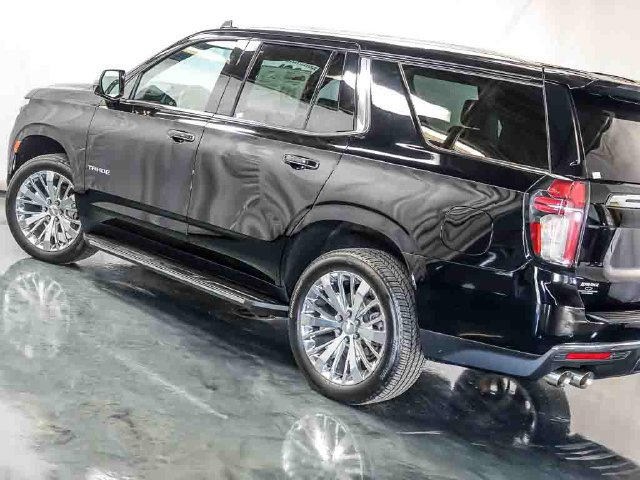 Used 2021 Chevrolet Tahoe Premier w/ Premium Package AWD/4WD image 11
