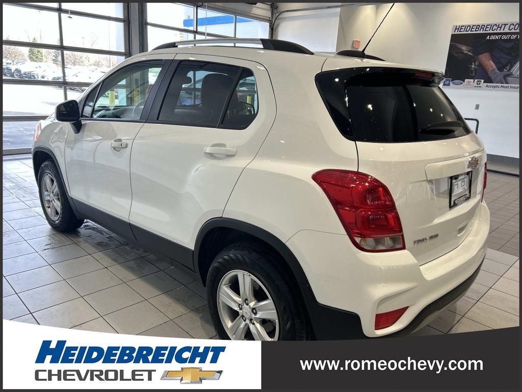 Certified 2022 Chevrolet Trax LT w/ LT Convenience Package image 5