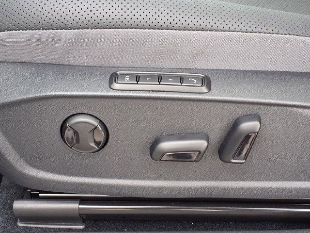 New 2025 Volkswagen ID.4 Pro S Plus AWD/4WD image 11