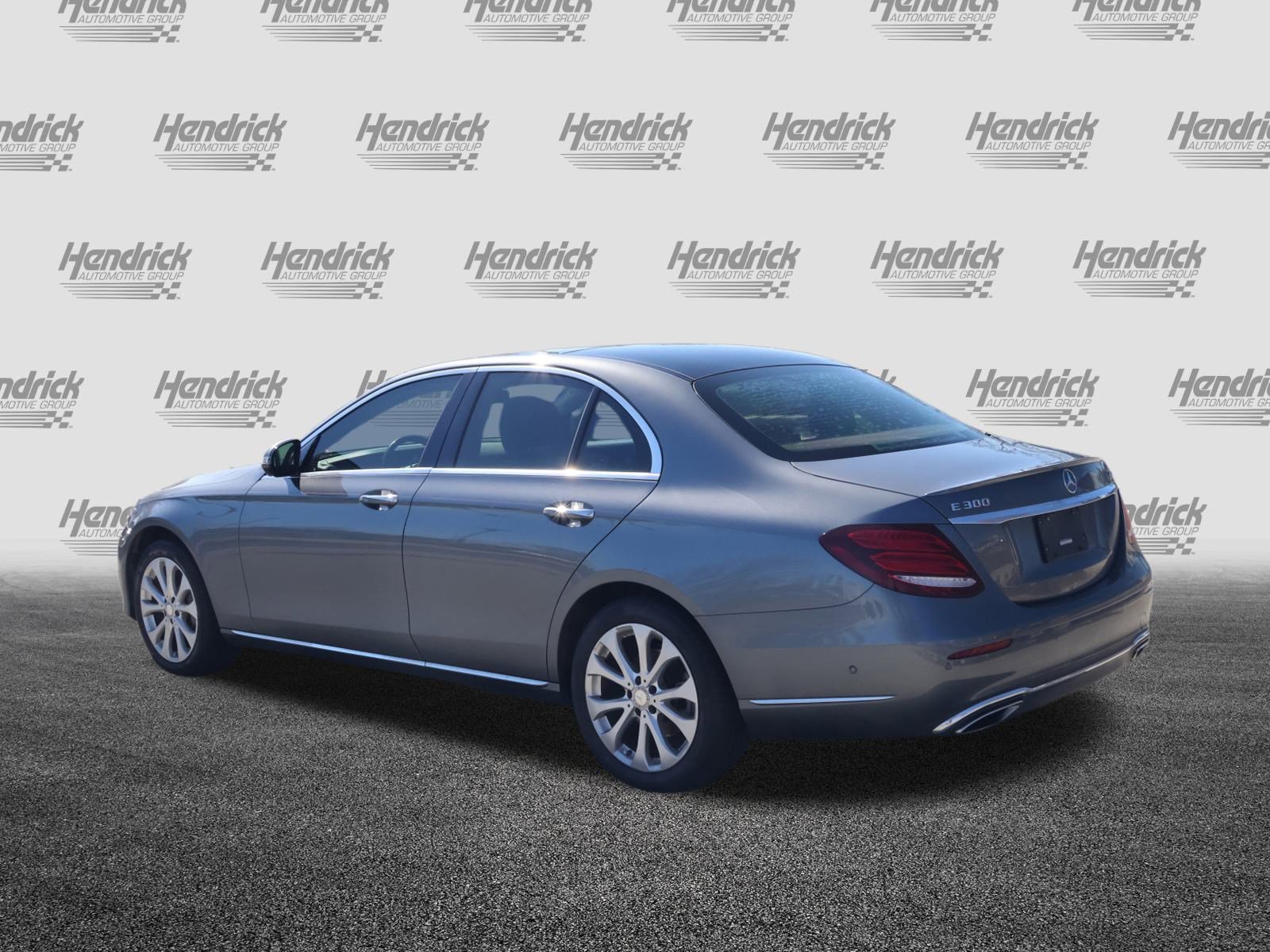 Used 2017 Mercedes-Benz E 300 4MATIC image 7