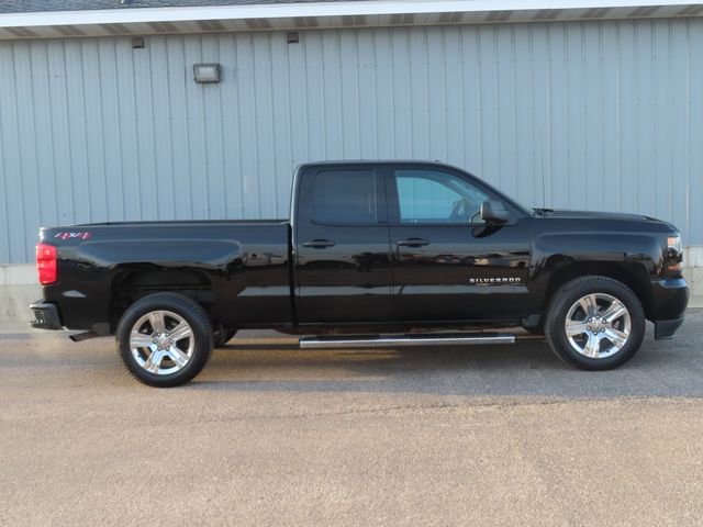 Used 2019 Chevrolet Silverado 1500 Custom w/ Custom Convenience Package image 2