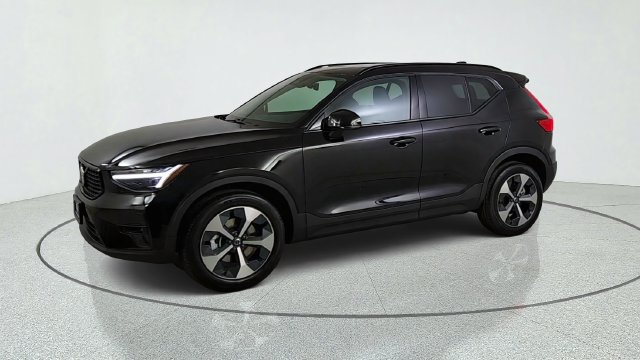 New 2026 Volvo XC40 B5 Plus w/ Protection Package Premier AWD/4WD image 3