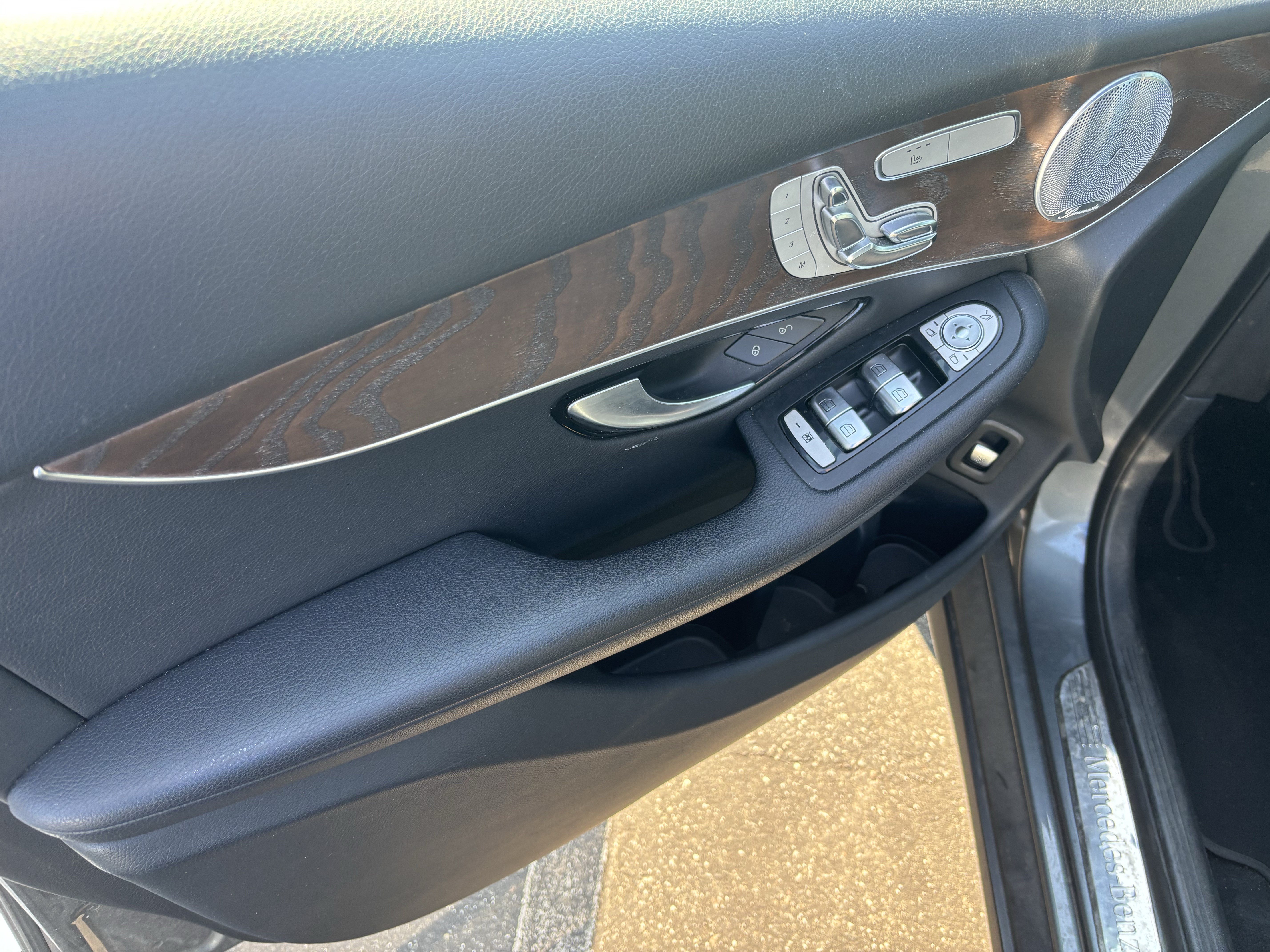 Used 2018 Mercedes-Benz GLC 300 4MATIC image 14