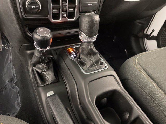 Used 2026 Jeep Wrangler Unlimited Sahara AWD/4WD image 31