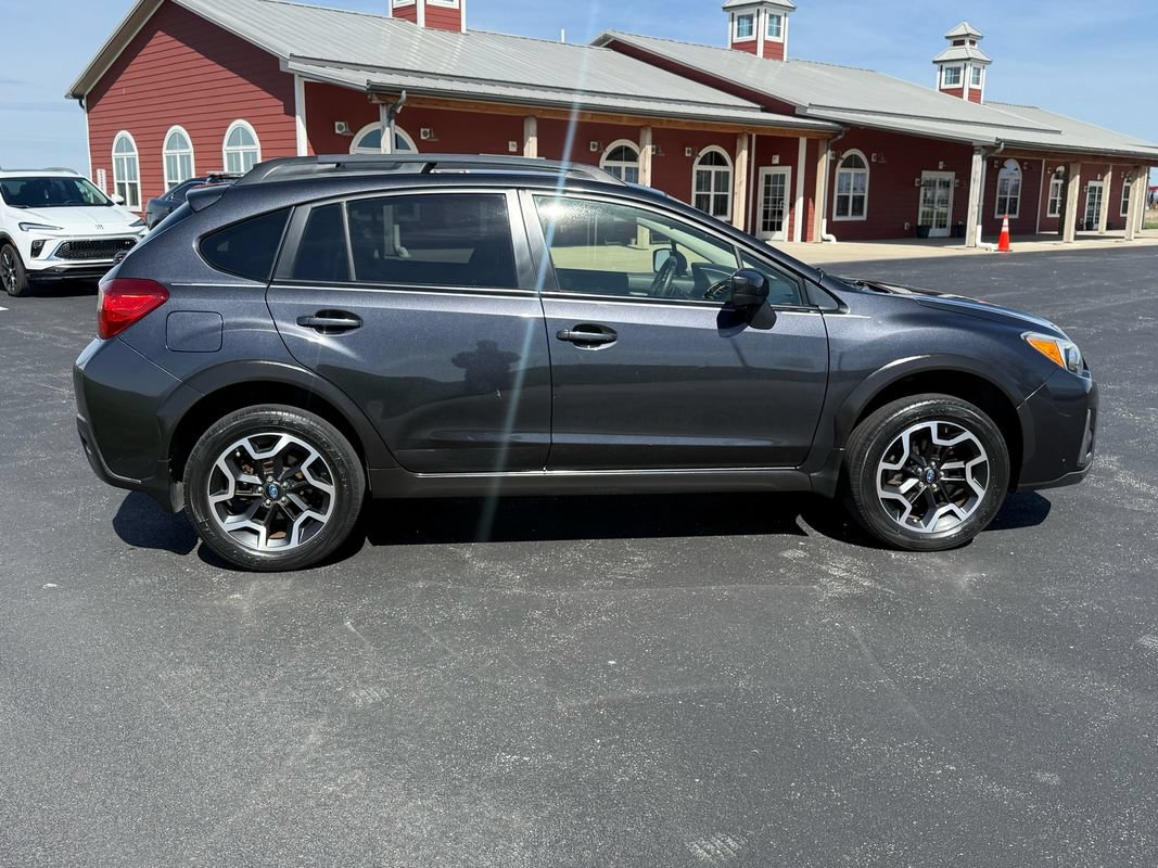 Used 2017 Subaru Crosstrek 2.0i Premium AWD/4WD image 4