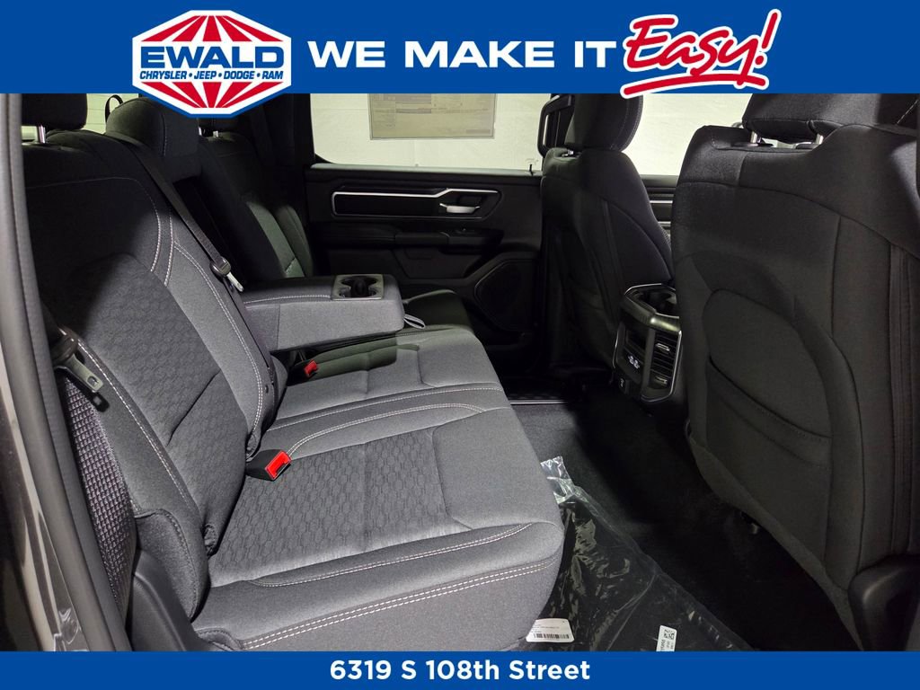 New 2026 RAM 1500 4x4 Crew Cab image 15