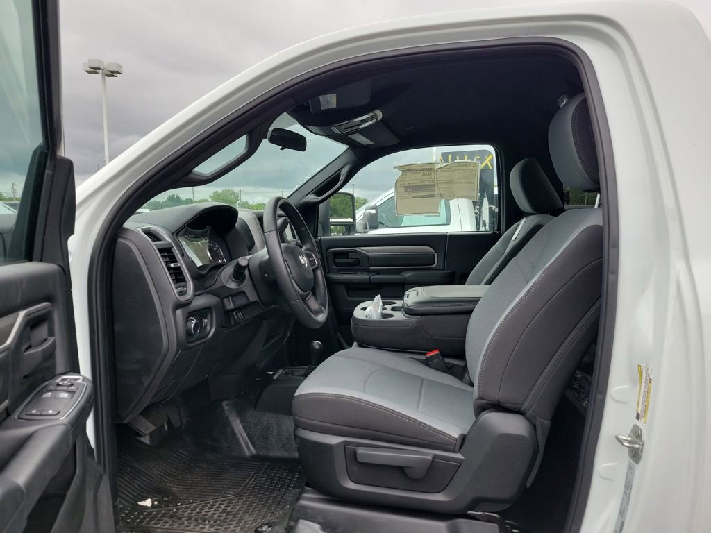 New 2024 RAM 5500 Tradesman image 9