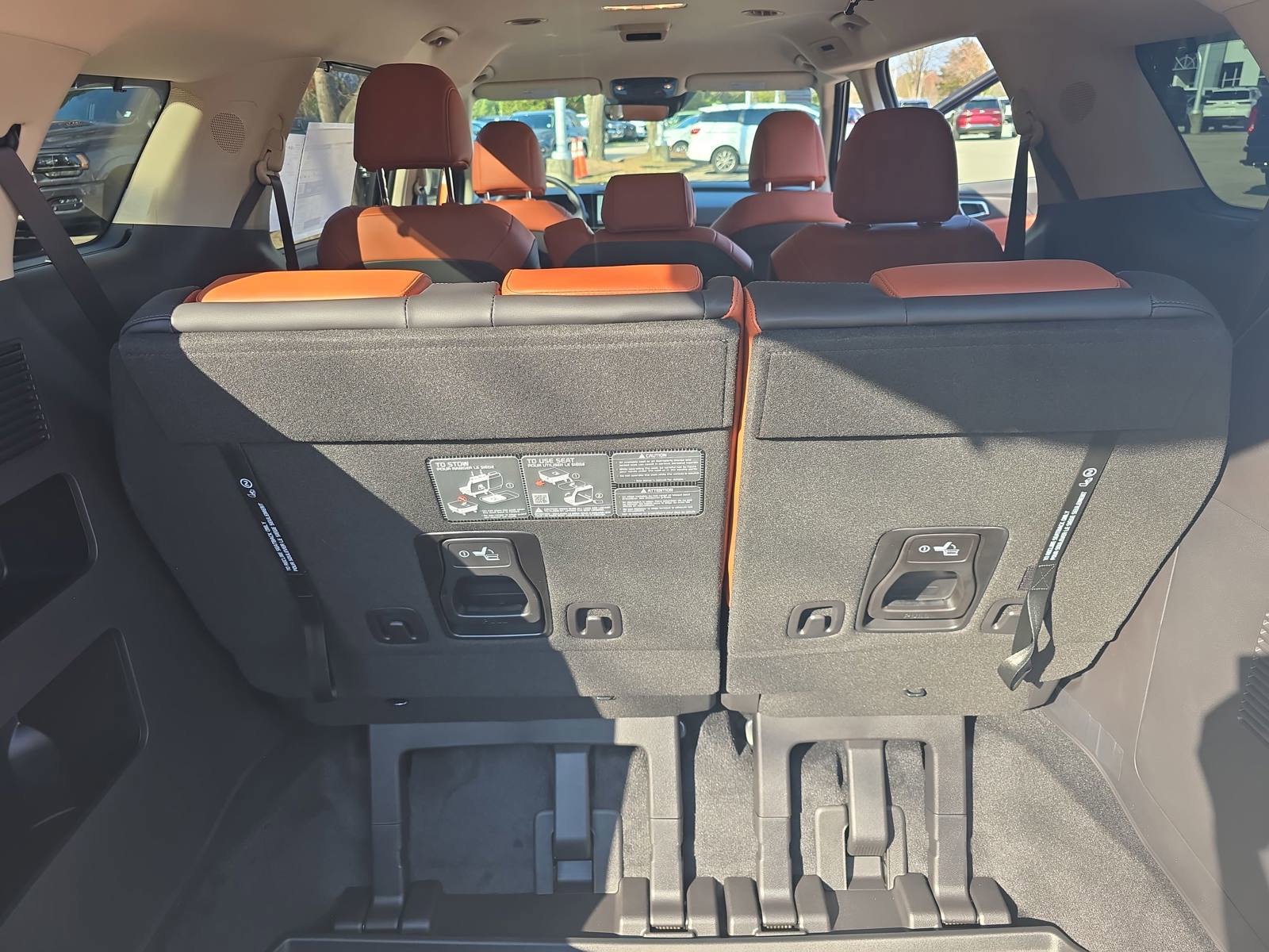 New 2026 Kia Carnival EX FWD image 13